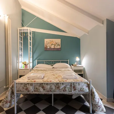 Hostel Portici