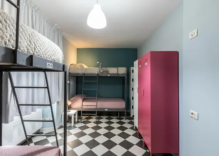 Hostel Portici