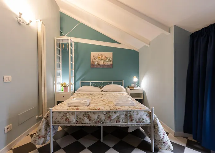 Hostel Portici