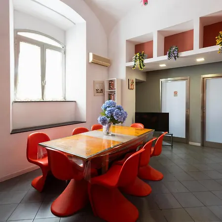 بيت شباب Hostel Portici *